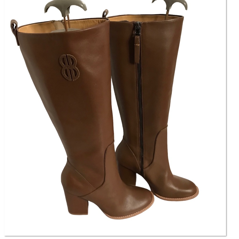 BILL BLASS LEATHER KNEE BOOTS